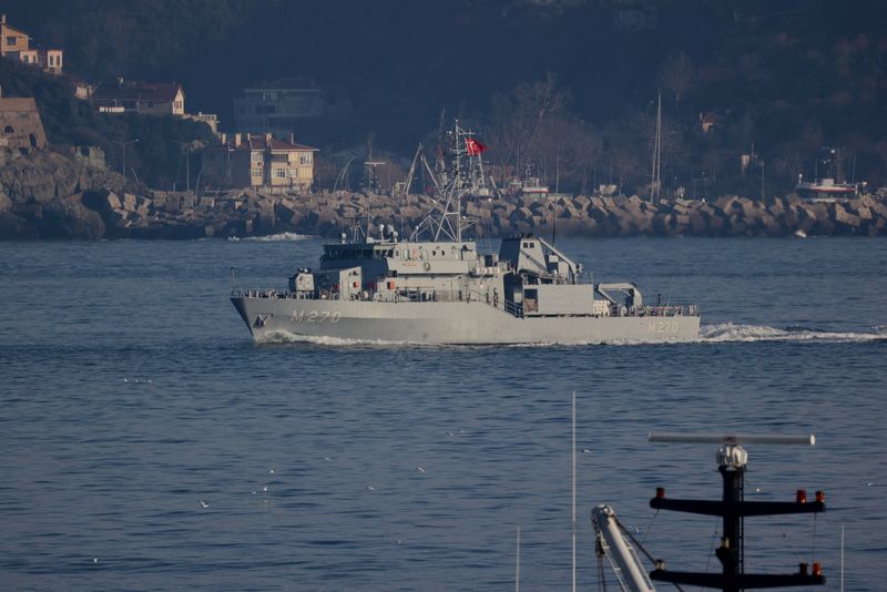 &copy; Reuters. كاسحة ألغام بحرية تركية في البحر الأسود يوم 26 مارس آذار 2022. تصوير: يوروك إيسيك - رويترز