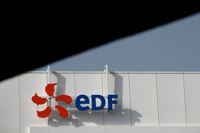 &copy; Reuters. EDF prévoit de revoir prochainement ses estimations de coût ainsi que le calendrier du projet de construction de la centrale nucléaire Hinkley Point C en Grande-Bretagne. /Photo d'archives/REUTERS/Benoit Tessier