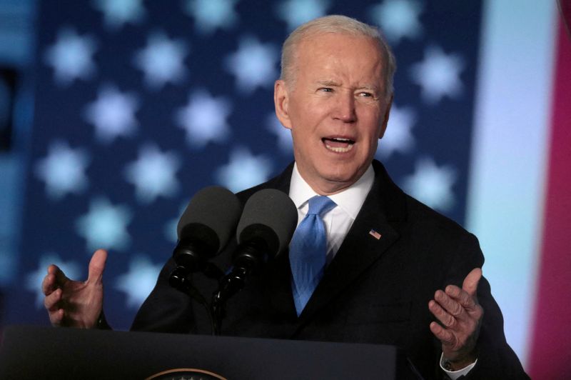 &copy; Reuters. FILE PHOTO: U.S. President Joe Biden speaks during an event at the Royal Castle, amid Russia's invasion of Ukraine, in Warsaw, Poland March 26, 2022. Slawomir Kaminski /Agencja Wyborcza.pl via REUTERS 