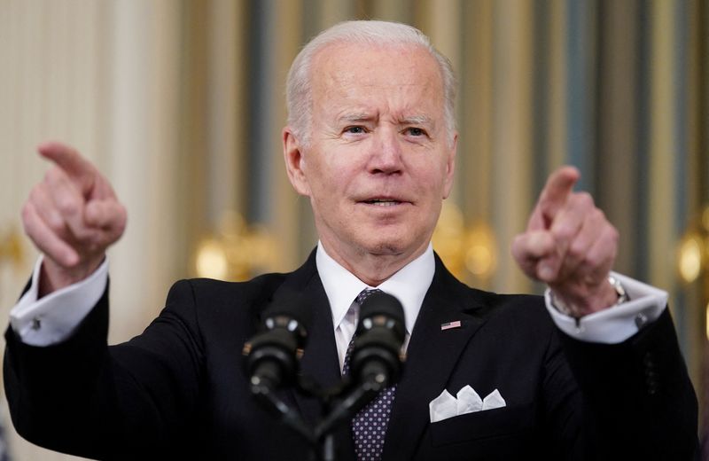 &copy; Reuters. U.S. President Joe Biden takes questions as he announces his budget proposal for fiscal year 2023, during remarks in the State Dining Room at the White House in Washington, U.S., March 28, 2022. REUTERS/Kevin Lamarque