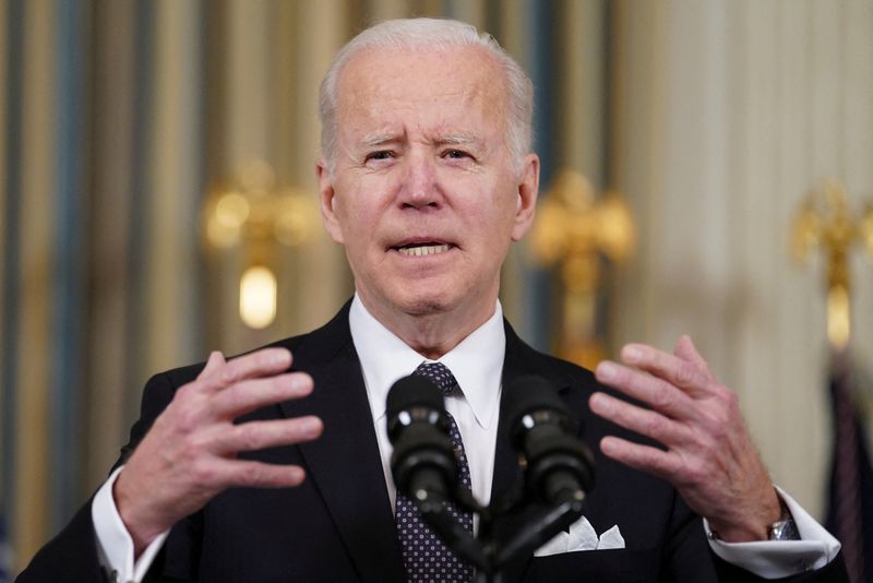 &copy; Reuters. FILE PHOTO: U.S. President Joe Biden responds to a question about Ukraine during an event to announce his budget proposal for fiscal year 2023, in the State Dining Room at the White House in Washington, U.S., March 28, 2022. REUTERS/Kevin Lamarque/File Ph