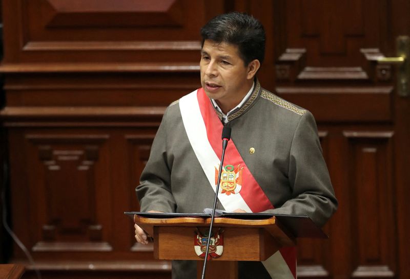 &copy; Reuters. Presidente do Peru, Pedro Castillo, discursa ao Congresso durante votação de impeachment
Ernesto Arias/Congresso do Peru/Divulgação via REUTERS 