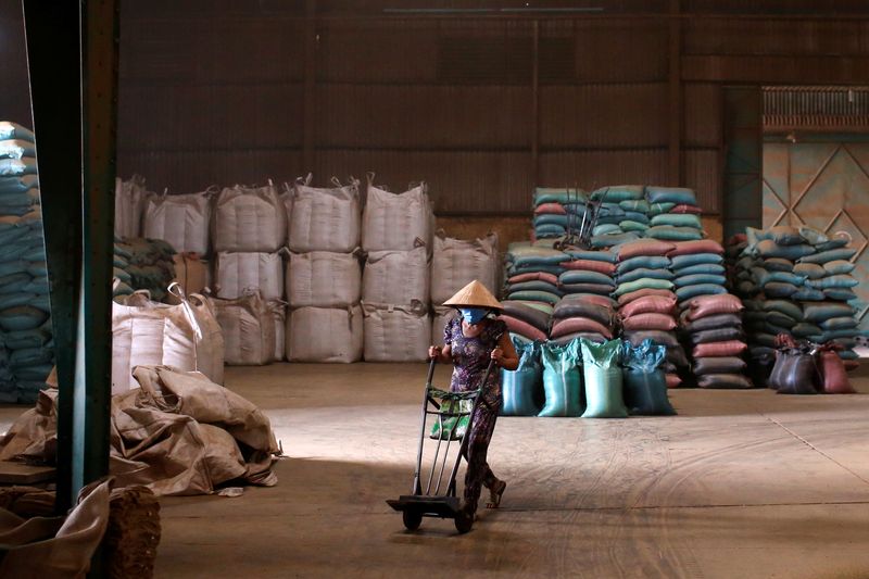 © Reuters. Sacas de café em Di An, Vietnã
 8/7/2019  REUTERS/Yen Duong