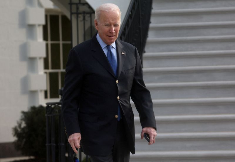 &copy; Reuters. Presidente dos EUA Joe Biden saindo da Casa Branca em Washington.
23/03/2022 
REUTERS/Leah Millis