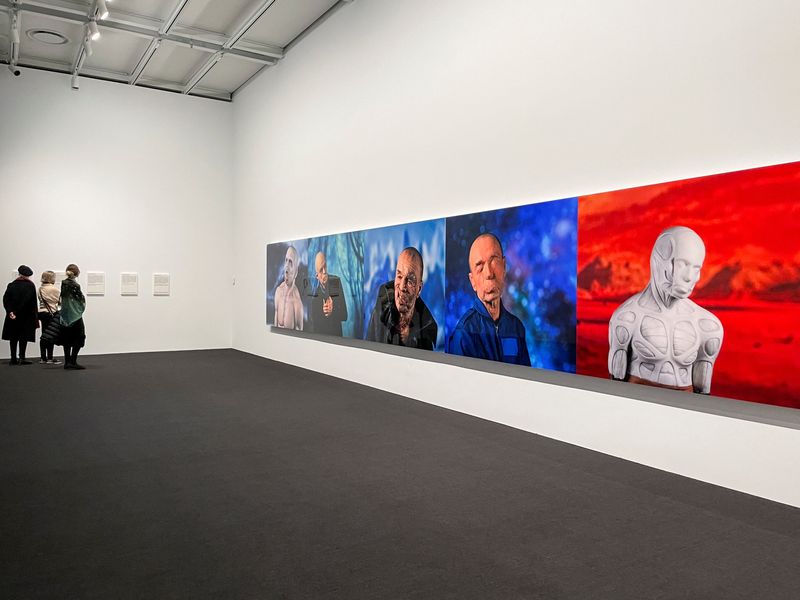 A exposição de arte da Whitney Biennial de Nova York abrange gerações, mídia e fronteiras
