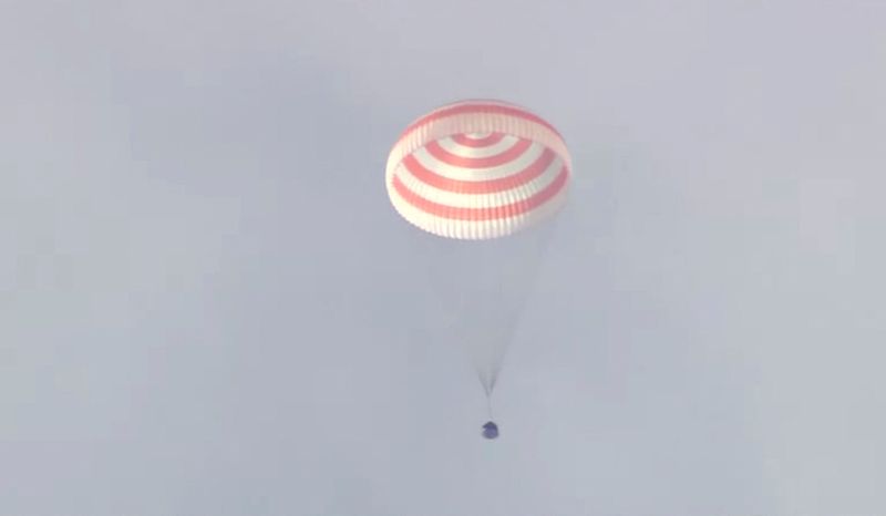 &copy; Reuters. Cápsula Soyuz pousa no Cazaquistão com tripulação que estava na Estação Espacial Internacional
30/03/2022
Roscosmos/Divulgação via REUTERS