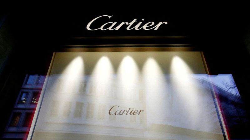 &copy; Reuters. FOTO DE ARCHIVO: El logotipo de la marca insignia del grupo de artículos de lujo Richemont, Cartier, se ve en una sucursal en Zúrich, Suiza. 12 de enero de 2017.  REUTERS/Arnd Wiegmann/