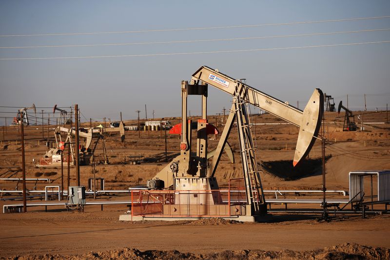 &copy; Reuters. Campo de petróleo em Bakersfield, Califórnia, EUA. 
14/10/2014
REUTERS/Lucy Nicholson 