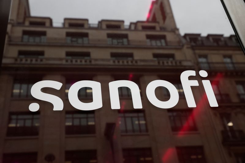 &copy; Reuters. FILE PHOTO: Sanofi logo at the company's headquarters during the annual results news conference in Paris, France, February 4, 2022. REUTERS/Benoit Tessier