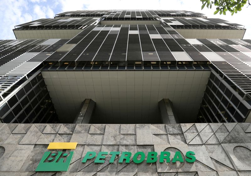 &copy; Reuters. FILE PHOTO: The facade of the headquarters of Petroleo Brasileiro S.A. (PETROBRAS) is pictured in Rio de Janeiro, Brazil December 9, 2019.  REUTERS/Sergio Moraes/File Photo