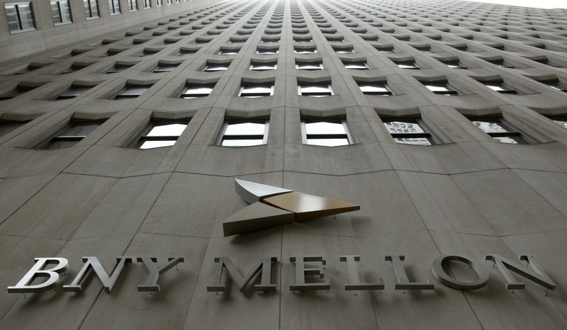 &copy; Reuters. FILE PHOTO: A BNY Mellon sign is seen on their headquarters in New York's financial district, January 19, 2011. REUTERS/Brendan McDermid 