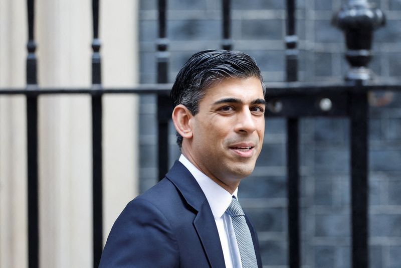&copy; Reuters. FILE PHOTO: British Chancellor of the Exchequer Rishi Sunak leaves Downing Street on the day of the Spring Statement, in London, Britain, March 23, 2022. REUTERS/Peter Cziborra
