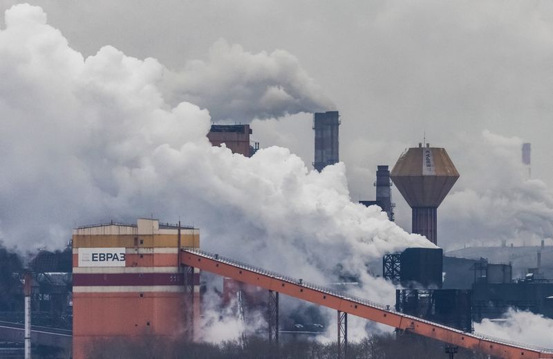 Steelmaker Evraz scraps demerger of coal assets after Russia sanctions