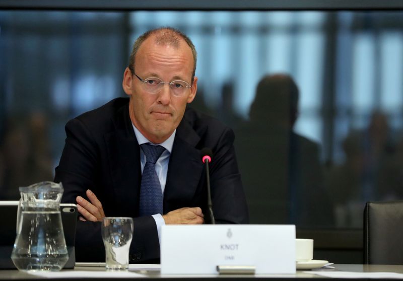 &copy; Reuters. 欧州中央銀行（ＥＣＢ）理事会メンバーのクノット・オランダ中銀総裁は１日、ＥＣＢは第３・四半期初めに債券買い入れを終了させる必要があると述べた。２０１９年９月撮影（２０２２