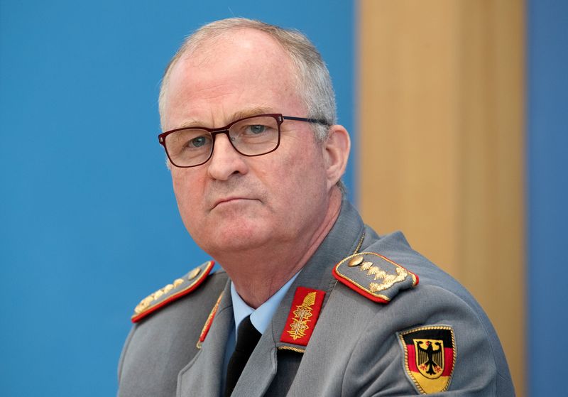 &copy; Reuters. FILE PHOTO: Eberhard Zorn, Inspector General of the Bundeswehr, attends a news conference on coronavirus containment measures supported by Bundeswehr in Berlin, Germany March 19, 2020. Michael Sohn/Pool via REUTERS
