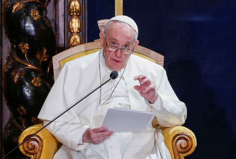 &copy; Reuters. البابا فرنسيس يتحدث في مالطا يوم السبت. تصوير: ريمو كاسيلي - رويترز.