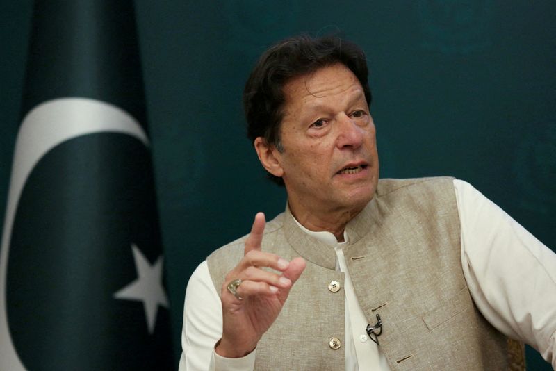 &copy; Reuters. رئيس الوزراء الباكستاني عمران خان أثناء مقابلة مع رويترز في العاصمة الباكستانية إسلام أباد في الرابع من يونيو حزيران 2021. تصوير: ساينا بشير - 