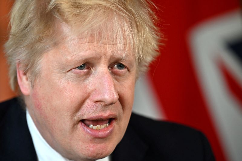 &copy; Reuters. رئيس الوزراء البريطاني بوريس جونسون في داوننج ستريت في لندن في 24 فبراير شباط 2022. صورة لرويترز من ممثل لوكالات الأنباء.