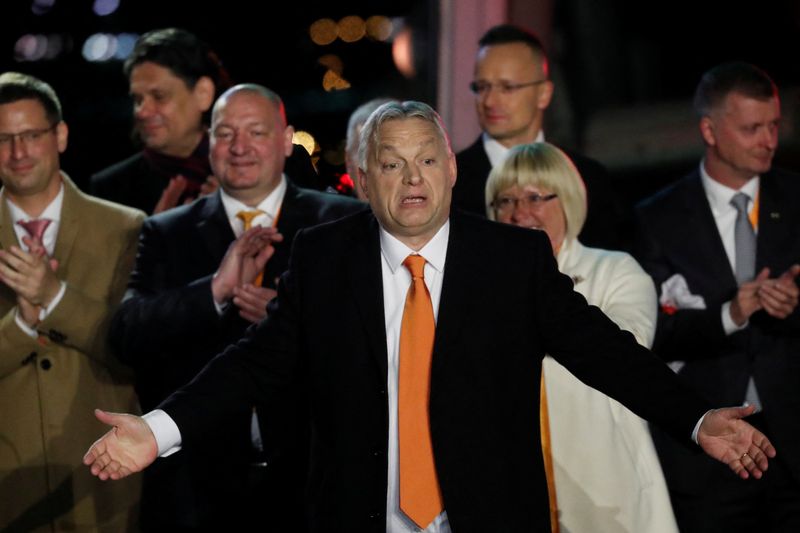 &copy; Reuters. El primer ministro húngaro, Viktor Orbán, durante la celebración de la victoria de su partido Fidesz en las eleccionas parlamentarias del país en Budapest, Hungría, el 3 de abril de 2022. REUTERS/Bernadett Szabo