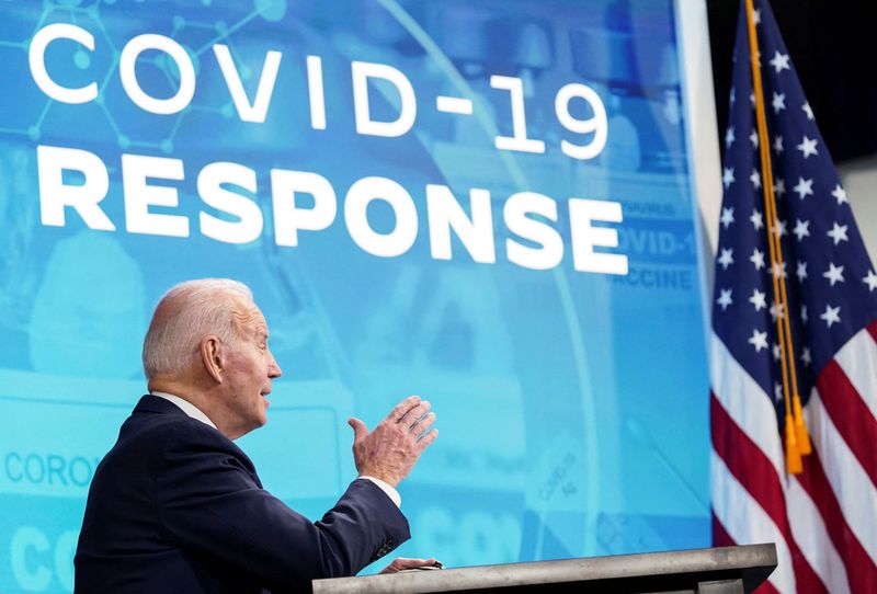 &copy; Reuters. FILE PHOTO: U.S. President Joe Biden delivers remarks on the administration's coronavirus disease (COVID-19) surge response in the South Court Auditorium at the White House in Washington, U.S., January 13, 2022. REUTERS/Kevin Lamarque/File Photo