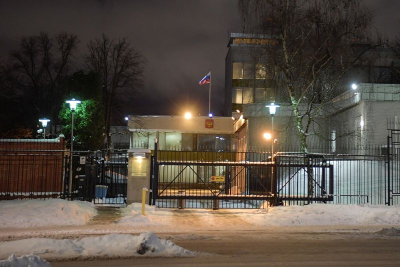 &copy; Reuters. FOTO DE ARCHIVO: La embajada rusa en Estocolmo, Suecia, 8 de febrero de 2021.  REUTERS/Agencia de noticias TT/Janerik Henriksson