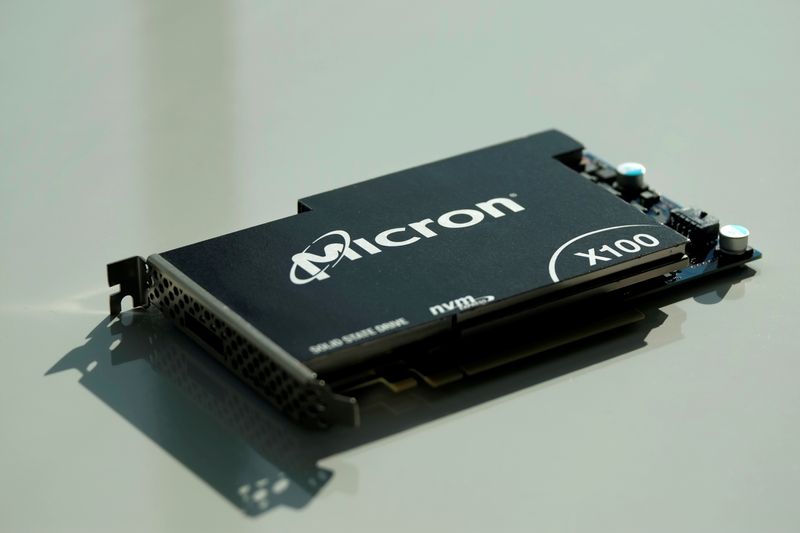 &copy; Reuters. Micron Technology's solid-state drive for data center customers is presented at a product launch event in San Francisco, U.S., October 24, 2019. REUTERS/Stephen Nellis 