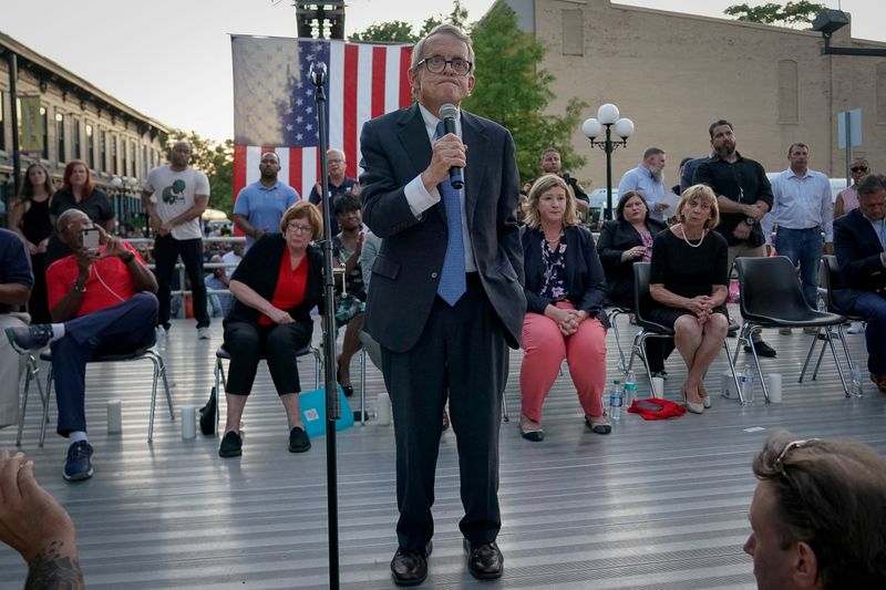 &copy; Reuters. FILE PHOTO: Ohio Governor Mike DeWine speaking in Dayton, Ohio, U.S. August 4, 2019.  REUTERS/Bryan Woolston/File Photo