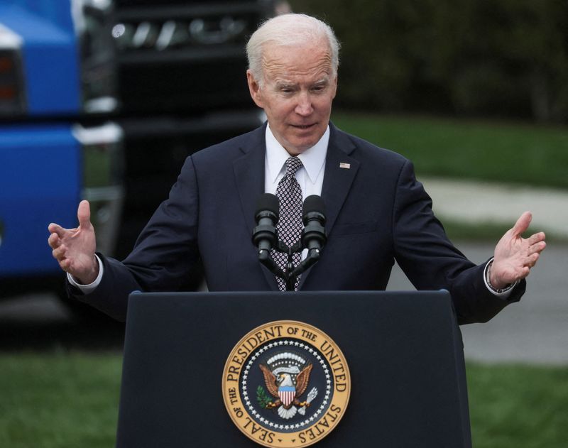 &copy; Reuters. FILE PHOTO: U.S. President Joe Biden delivers remarks on administration efforts to strengthen national supply chains and increase the number of truck drivers, at the White House in Washington, U.S., April 4, 2022. REUTERS/Leah Millis/File Photo