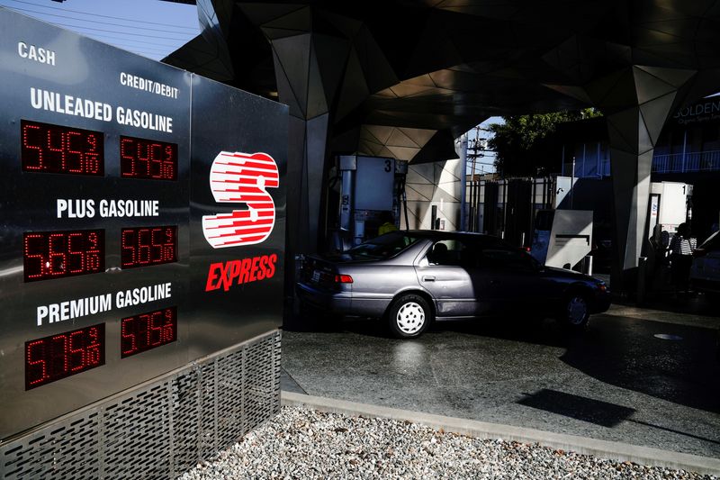 &copy; Reuters. Gasoline prices are displayed at the Helios House, the first LEED-certified gas station in the United States, in West Olympic Boulevard in Los Angeles, California, U.S., March 10, 2022. Picture taken March 10, 2022. REUTERS/Bing Guan