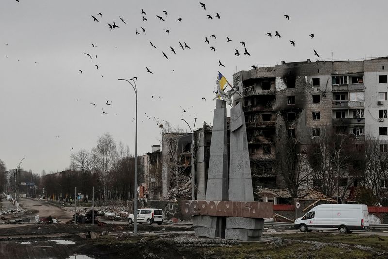 &copy; Reuters. Destroyed houses are seen in Borodyanka, amid Russia's invasion on Ukraine, in Kyiv region, Ukraine, April 5, 2022. REUTERS/Gleb Garanich 