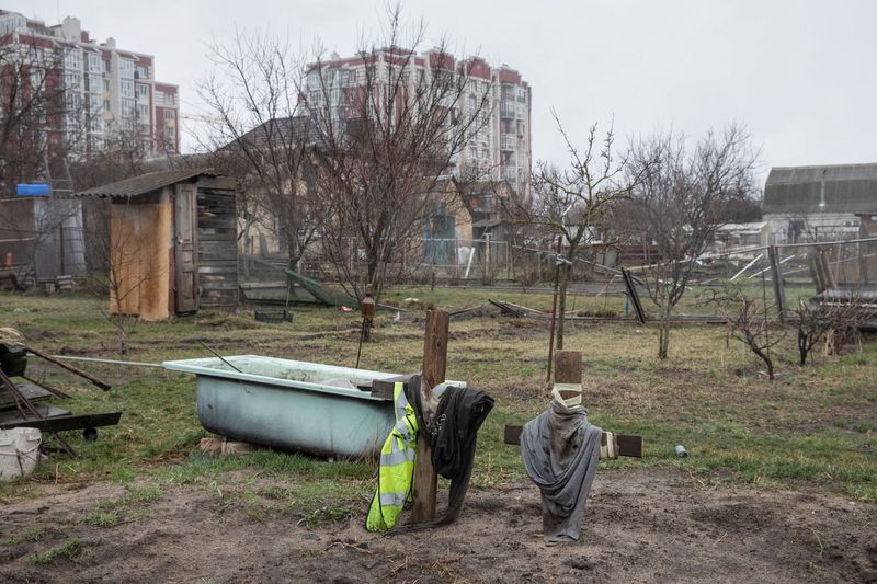 &copy; Reuters. ウクライナの首都キーウ（キエフ）近郊のホストメル（写真）で、ロシア軍の撤退後、４００人以上の住民が行方不明になっていることが分かった。２日撮影（２０２２年　ロイター/Mikhail 