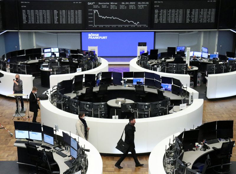 &copy; Reuters. Les Bourses européennes ont terminé en nette baisse mercredi. À Paris, le CAC 40 a fini en repli de 2,21%, le Footsie britannique a perdu 0,34% et le Dax allemand 1,89%. /Photo prise le 6 avril 2022/REUTERS/Staff