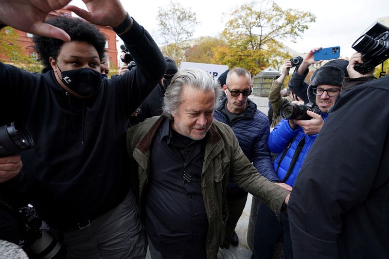 &copy; Reuters. FILE PHOTO: Steve Bannon, former White House adviser to former President Donald Trump, arrives at the FBI's Washington field office to turn himself in to federal authorities after being indicted for refusal to comply with a congressional subpoena over the