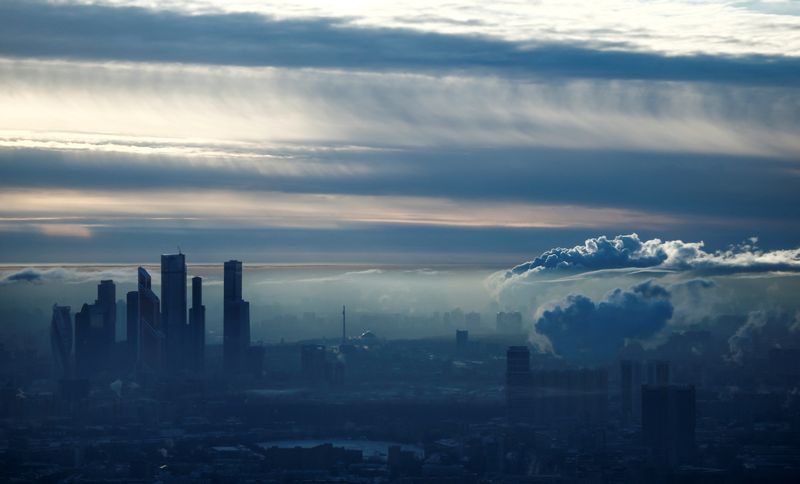 &copy; Reuters. FILE PHOTO: Skyscrapers of the Moscow International Business Centre, also known as "Moskva-City", are seen from Ostankino tower on a frosty winter day in Moscow, Russia January 8, 2017.  REUTERS/Maxim Shemetov/File Photo