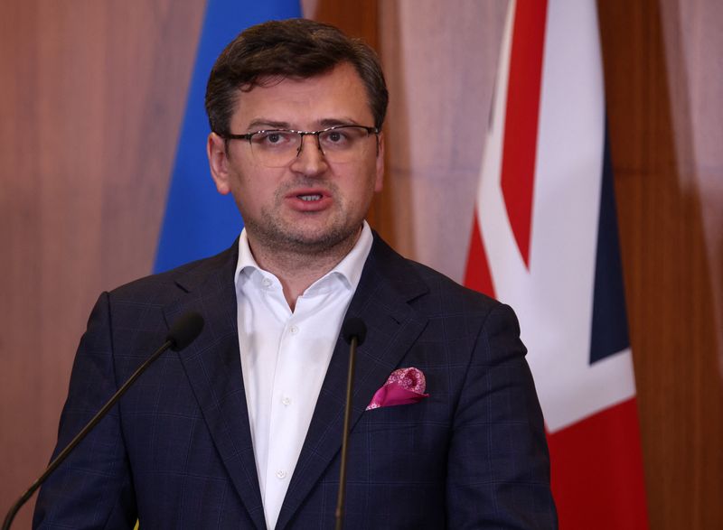 &copy; Reuters. FILE PHOTO: Ukrainian Foreign Minister Dmytro Kuleba speaks during a joint news conference with British Foreign Secretary Liz Truss (not pictured) at the British Embassy in Warsaw, Poland, April 4, 2022. REUTERS/Kuba Stezycki