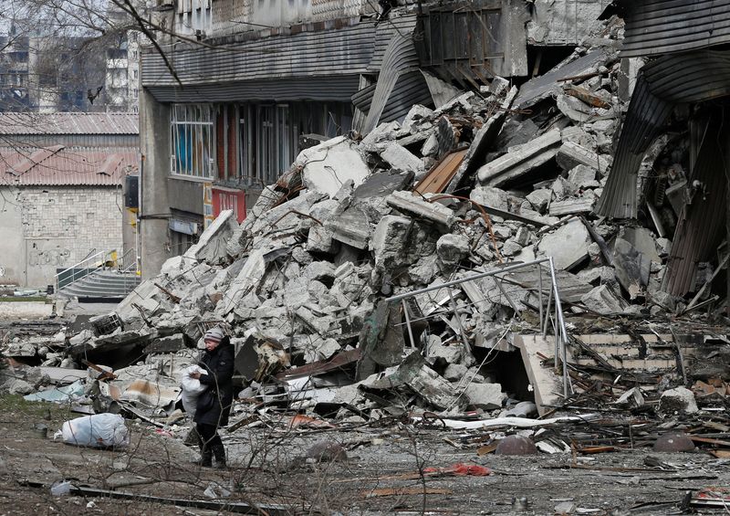 &copy; Reuters. 　主要７カ国（Ｇ７）の外相は共同声明で、ロシア軍によるウクライナでの残虐行為を非難し、関与した者は責任を問われると表明した。３月撮影（２０２２年　ロイター/Alexander Ermochenko）