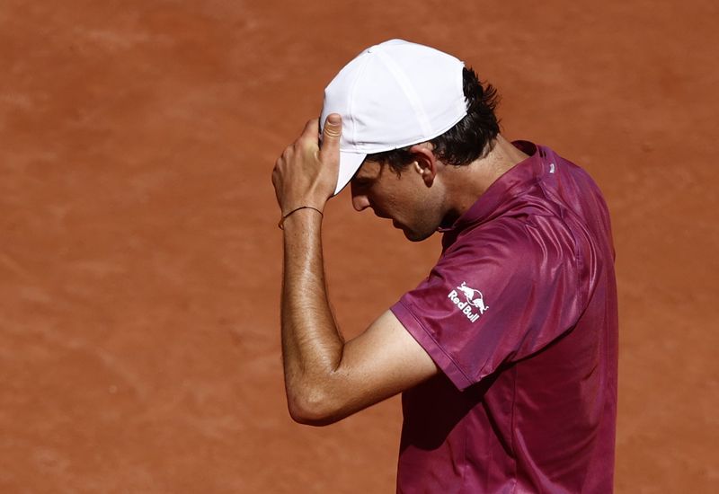 © Reuters. صورة من أرشيف رويترز للاعب التنس النمساوي دومينيك تيم أثناء مشاركته في بطولة فرنسا المفتوحة للتنس.