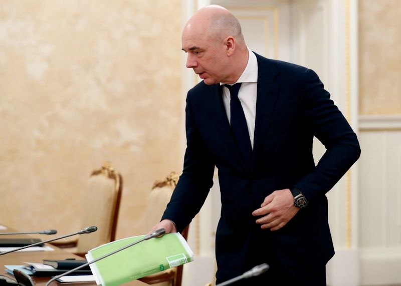 &copy; Reuters. FILE PHOTO: Russian Finance Minister Anton Siluanov attends a meeting chaired by Prime Minister Mikhail Mishustin in Moscow, Russia March 23, 2020. Sputnik/Dmitry Astakhov/Pool via REUTERS  