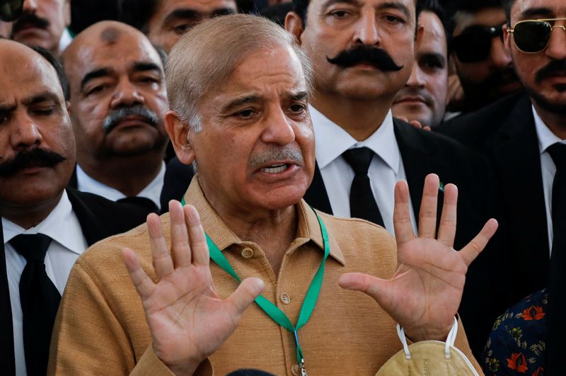 &copy; Reuters. FILE PHOTO: Leader of the opposition Mian Muhammad Shehbaz Sherif, brother of ex-Prime Minister Nawaz Sharif, gestures as he speaks to the media at the Supreme Court of Pakistan in Islamabad, Pakistan April 7, 2022. REUTERS/Akhtar Soomro/File Photo