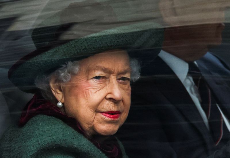 &copy; Reuters. الملكة إليزابيث تصل لحضور قداس في وستمنستر أبي في العاصمة البريطانية لندن يوم 29 مارس 2022. تصوير: توم نيكلسون - رويترز.