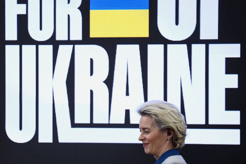 &copy; Reuters. La Commission européenne va s'engager à verser un milliard d'euros pour aider l'Ukraine et les pays accueillant des réfugiés fuyant la guerre en Ukraine après l'invasion de la Russie, a déclaré samedi sa présidente Ursula von der Leyen. /Photo pri