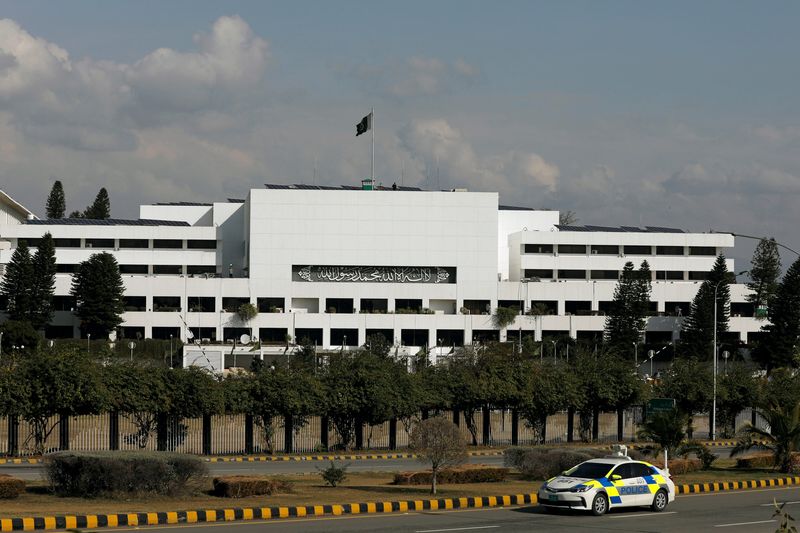 © Reuters. منظر عام لمبنى البرلمان الباكستاني في إسلام اباد بصورة من أرشيف رويترز.