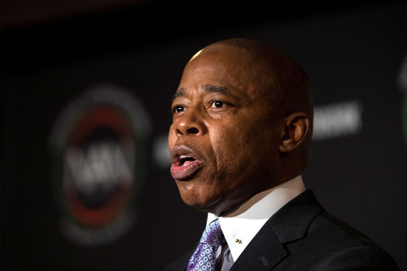 &copy; Reuters. FILE PHOTO: New York City Mayor Eric Adams speaks to attendees during the National Action Network National Convention in New York, U.S., April 6, 2022. REUTERS/Eduardo Munoz