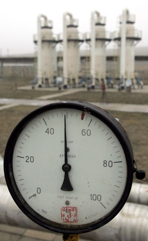 &copy; Reuters. La estación de bombeo de gas de Gazprom cerca del pueblo de Pisarevskaya, a unos 280 km de la ciudad central rusa de Voronezh, en esta foto de archivo del 16 de diciembre de 2005. REUTERS/Viktor Korotayev/Foto de archivo
