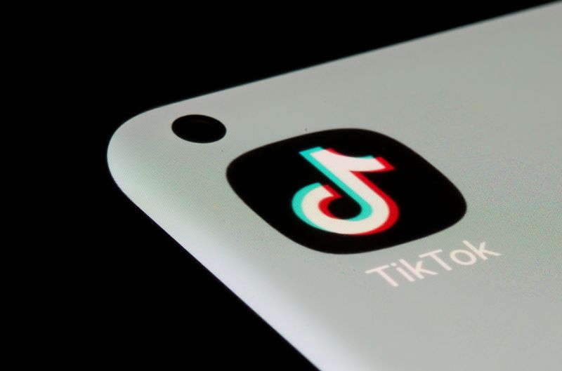 &copy; Reuters. FILE PHOTO: TikTok app is seen on a smartphone in this illustration taken, July 13, 2021. REUTERS/Dado Ruvic/Illustration/Files