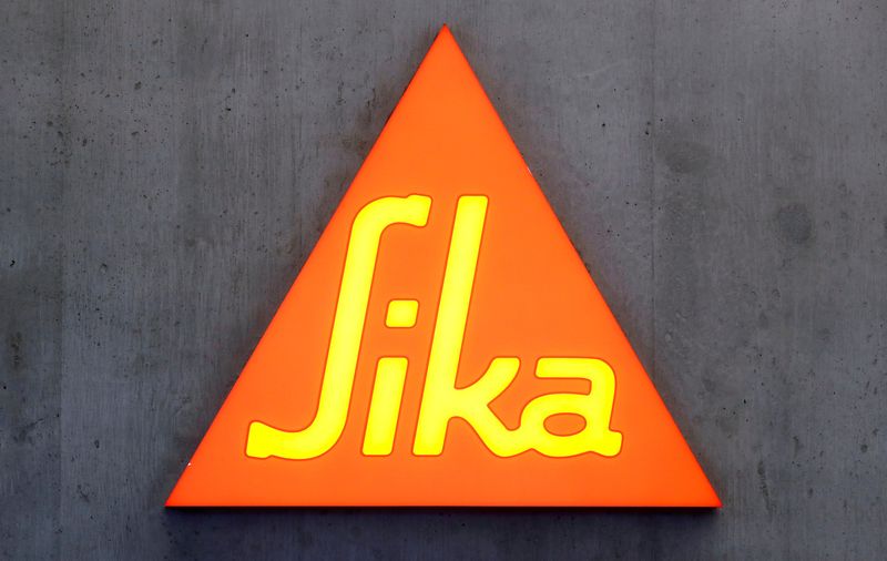 &copy; Reuters. FILE PHOTO: The logo of Swiss chemical group Sika is seen at the company's headquarters in Zurich, Switzerland October 7, 2021.  REUTERS/Arnd Wiegmann