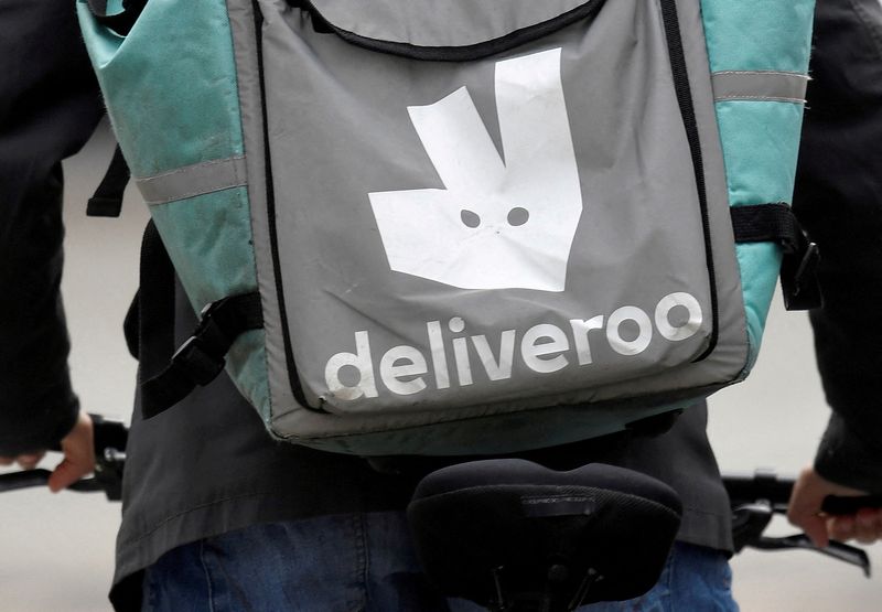 &copy; Reuters. FILE PHOTO: A Deliveroo delivery rider cycles in London, Britain, March 31, 2021. REUTERS/Toby Melville