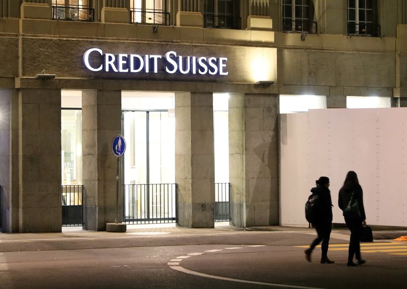 &copy; Reuters. FILE PHOTO: The logo of Swiss bank Credit Suisse is seen at a branch office in Bern, Switzerland October 28, 2020. REUTERS/Arnd Wiegmann/File Photo