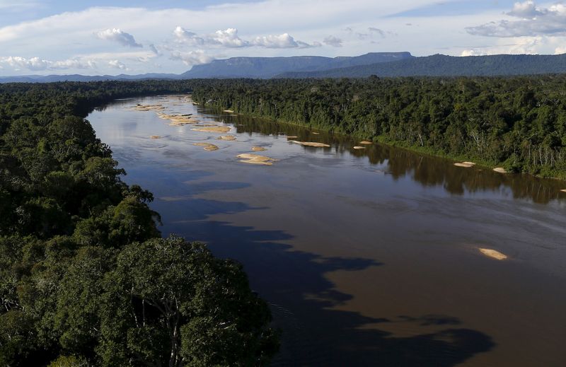 &copy; Reuters. Rio Uraricoera, na Terra Indígena Yanomami, em Roraima
15/04/2016
REUTERS/Bruno Kelly