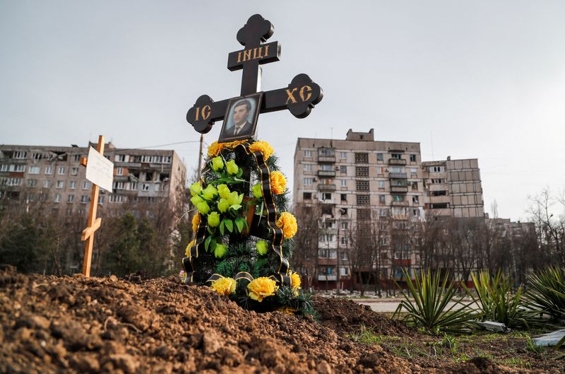 Ukraine: Environ 21.000 civils tués à Marioupol, selon son maire